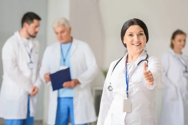 Female Doctor Showing Thumb Gesture Clinic — Stock Photo, Image
