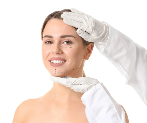 Cirujano Plástico Tocando Cara Mujer Joven Sobre Fondo Blanco — Foto de Stock