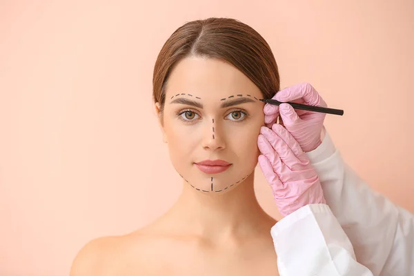 Plastic Surgeon Applying Marking Female Face Color Background — Stock Photo, Image