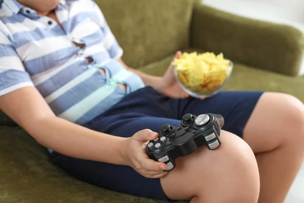 Overweight Boy Chips Playing Video Game Home — Stock Photo, Image