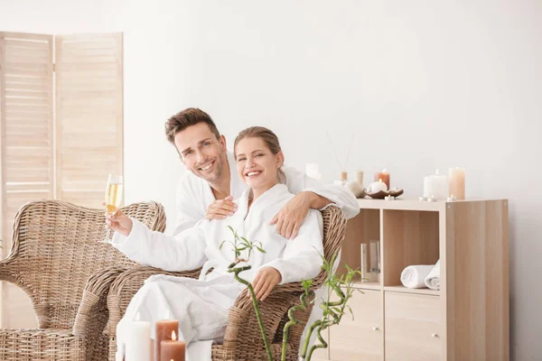 Young Couple Relaxing Spa Salon — Stock Photo, Image