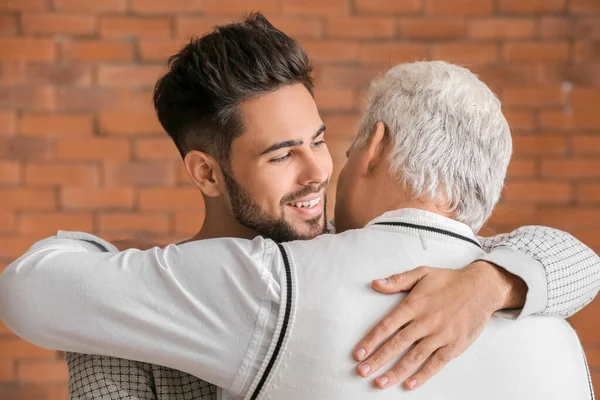 Young Man His Father Hugging Home — Stock Photo, Image