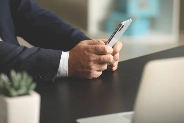 Mature Businessman Mobile Phone Office — Stock Photo, Image