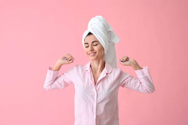 Portrait Woman Shower Color Background — Stock Photo, Image