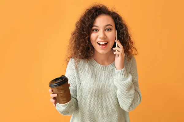 Young African American Woman Coffee Talking Phone Color Background — Stock Photo, Image