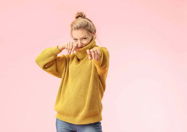 Young Woman Warm Sweater Color Background — Stock Photo, Image