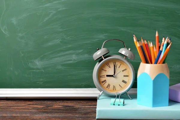 Set School Supplies Clock Table Time Study — Stock Photo, Image