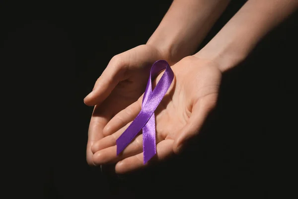 Female Hands Violet Ribbon Dark Background Domestic Violence Concept — Stock Photo, Image