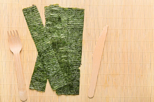 Tasty Seaweed Sheets Fork Knife Bamboo Mat — Stock Photo, Image