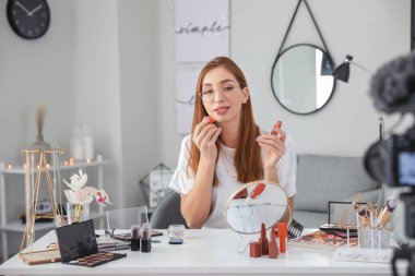 Genç güzellik blogger kayıt video evde