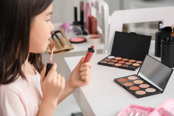 Cute Little Makeup Artist Home — Stock Photo, Image