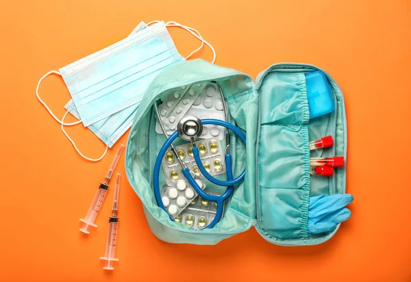 Kit Pronto Soccorso Sfondo Colori — Foto Stock