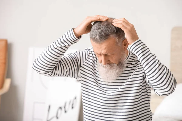 Senior Man Hair Loss Problem Home — Stock Photo, Image