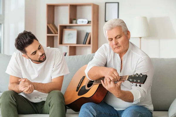 Young Man His Father Playing Guitar Home — Stock Photo, Image