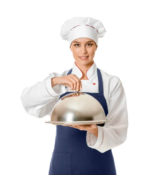 Mooie Vrouwelijke Chef Met Dienblad Cloche Witte Achtergrond — Stockfoto