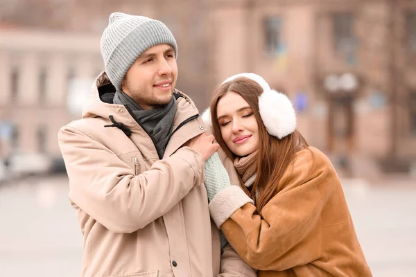 Portrait Happy Young Couple Romantic Date Outdoors — Stock Photo, Image