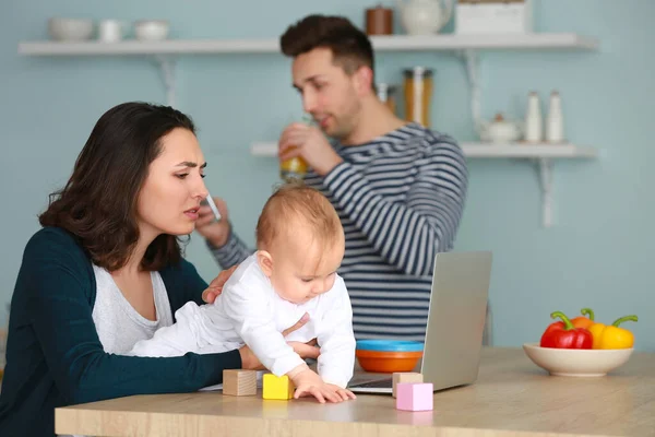 Young Woman Suffering Postnatal Depression Home — Stock Photo, Image