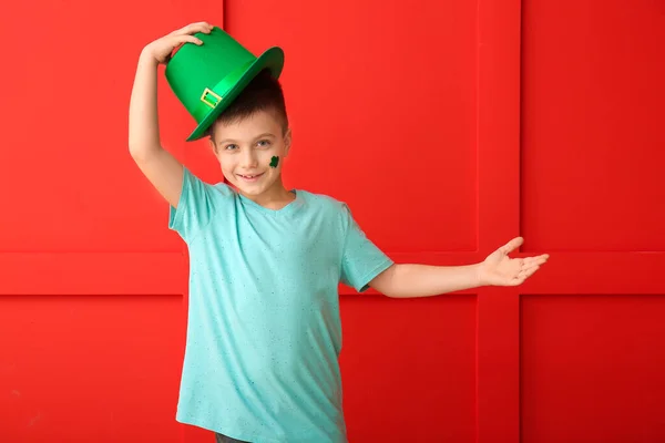 Ragazzino Divertente Sfondo Colori Festa San Patrizio — Foto Stock