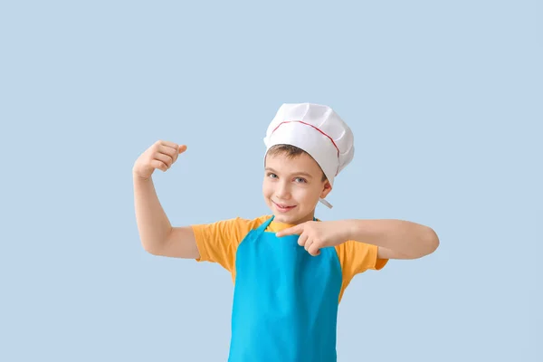 Leuke Sterke Kleine Chef Kok Kleur Achtergrond — Stockfoto