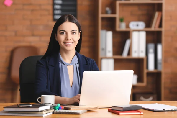 Beautiful Young Businesswoman Working Office — Stock Photo, Image