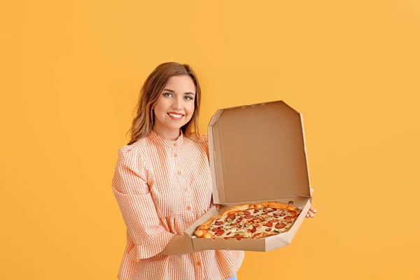Portrait Beautiful Young Woman Tasty Pizza Color Background — Stock Photo, Image