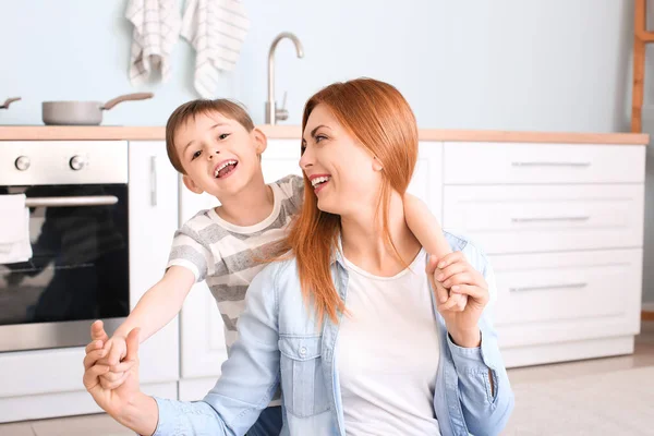 Happy Mother Her Little Son Home — Stock Photo, Image
