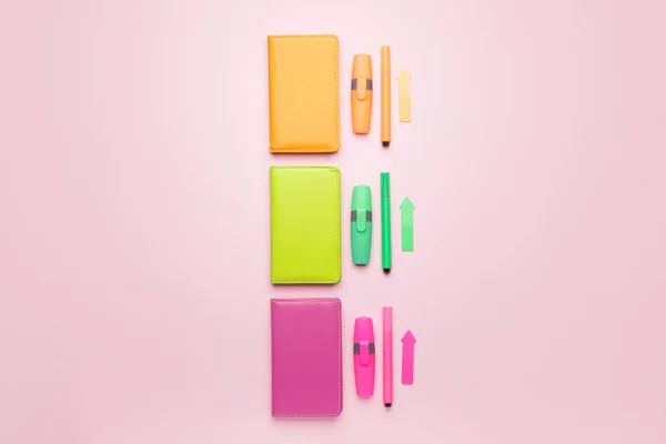 Ensemble Fournitures Scolaires Sur Fond Couleur — Photo