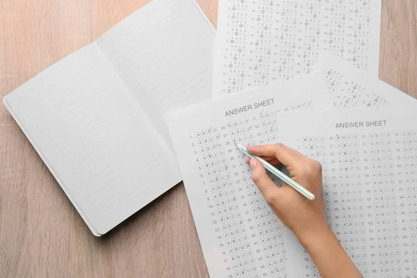 Girl Passing School Test Table — Stock Photo, Image