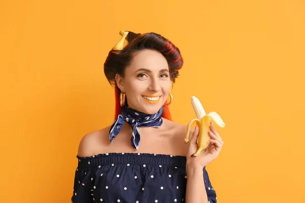 Beautiful Woman Bananas Her Hair Color Background — Stock Photo, Image