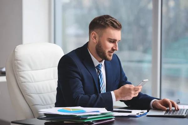 Contabile Sesso Maschile Che Lavora Ufficio — Foto Stock