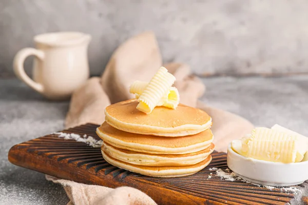 Deliciosos Panqueques Con Mantequilla Bordo — Foto de Stock