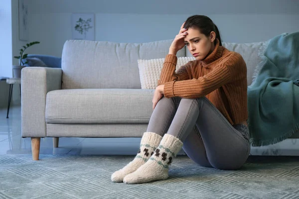 Mujer Joven Deprimida Casa — Foto de Stock