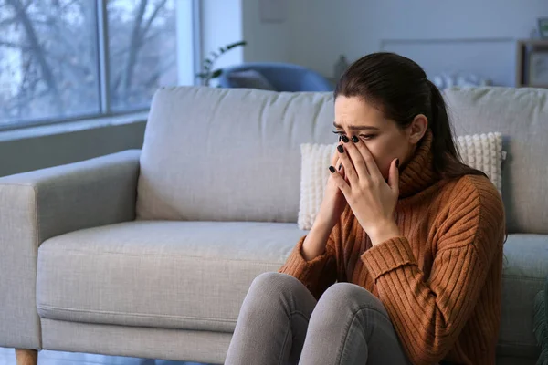 Depresso Giovane Donna Casa — Foto Stock