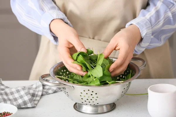 Woman Fresh Spinach Colander Table Kitchen — Stock Photo, Image