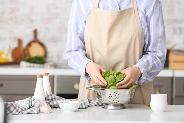 Woman Fresh Spinach Colander Table Kitchen — Stock Photo, Image