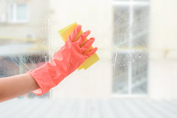 Janitor Cleaning Window Apartment — Stock Photo, Image