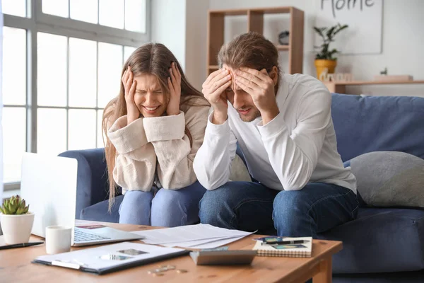 Worried Young Couple Debt Home — Stock Photo, Image