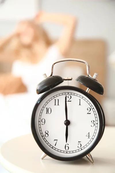 Alarm Clock Table Bedroom Young Woman — Stock Photo, Image