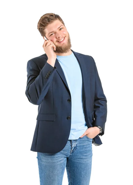 Przystojny Młody Mężczyzna Rozmawia Przez Telefon Białym Tle — Zdjęcie stockowe