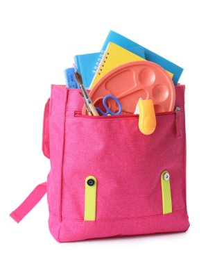 Beyaz arka plan üzerinde okul sırt çantası