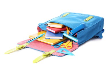 Beyaz arka plan üzerinde okul sırt çantası