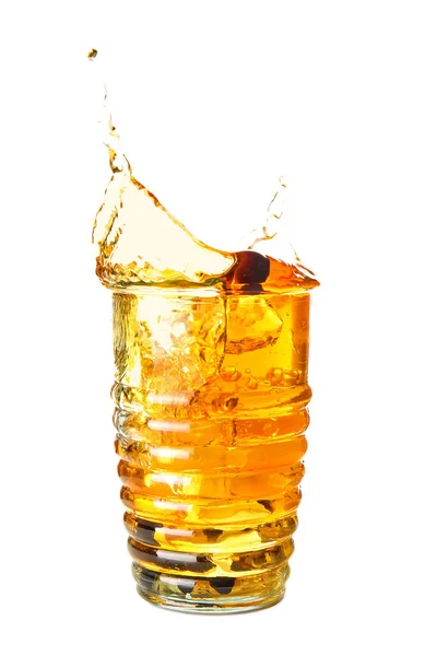 Glas Koude Cocktail Met Spetters Witte Achtergrond — Stockfoto
