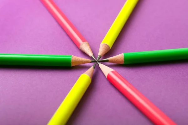Viele Bleistifte Auf Farbigem Hintergrund — Stockfoto