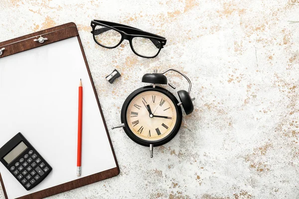 Clipboard Calculator Glasses Alarm Clock Light Background Time Management Concept — Stock Photo, Image