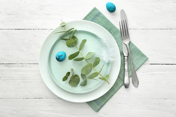 Prachtige Paastabel Witte Houten Achtergrond — Stockfoto