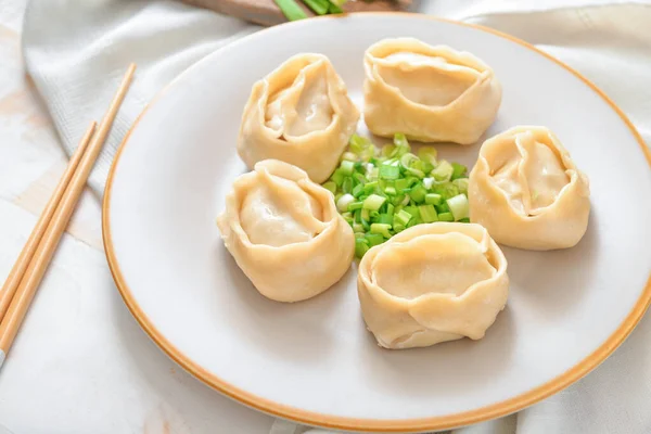 Plate Oriental Dumplings Onion Table — Stock Photo, Image