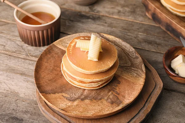 Pancake Lezat Dengan Mentega Piring — Stok Foto