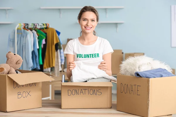Voluntariado Con Donaciones Para Personas Pobres Interior —  Fotos de Stock
