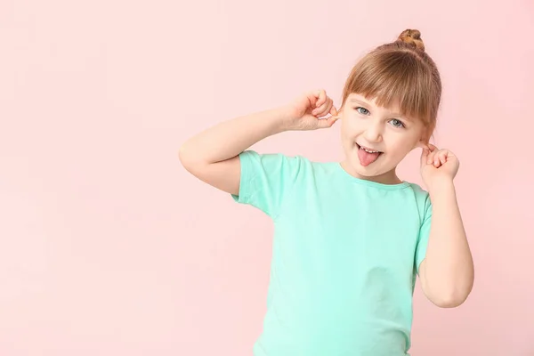 Funny Grimacing Little Girl Color Background — Stock Photo, Image