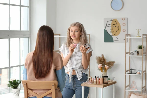 Professional Makeup Artist Working Young Woman Salon — Stock Photo, Image